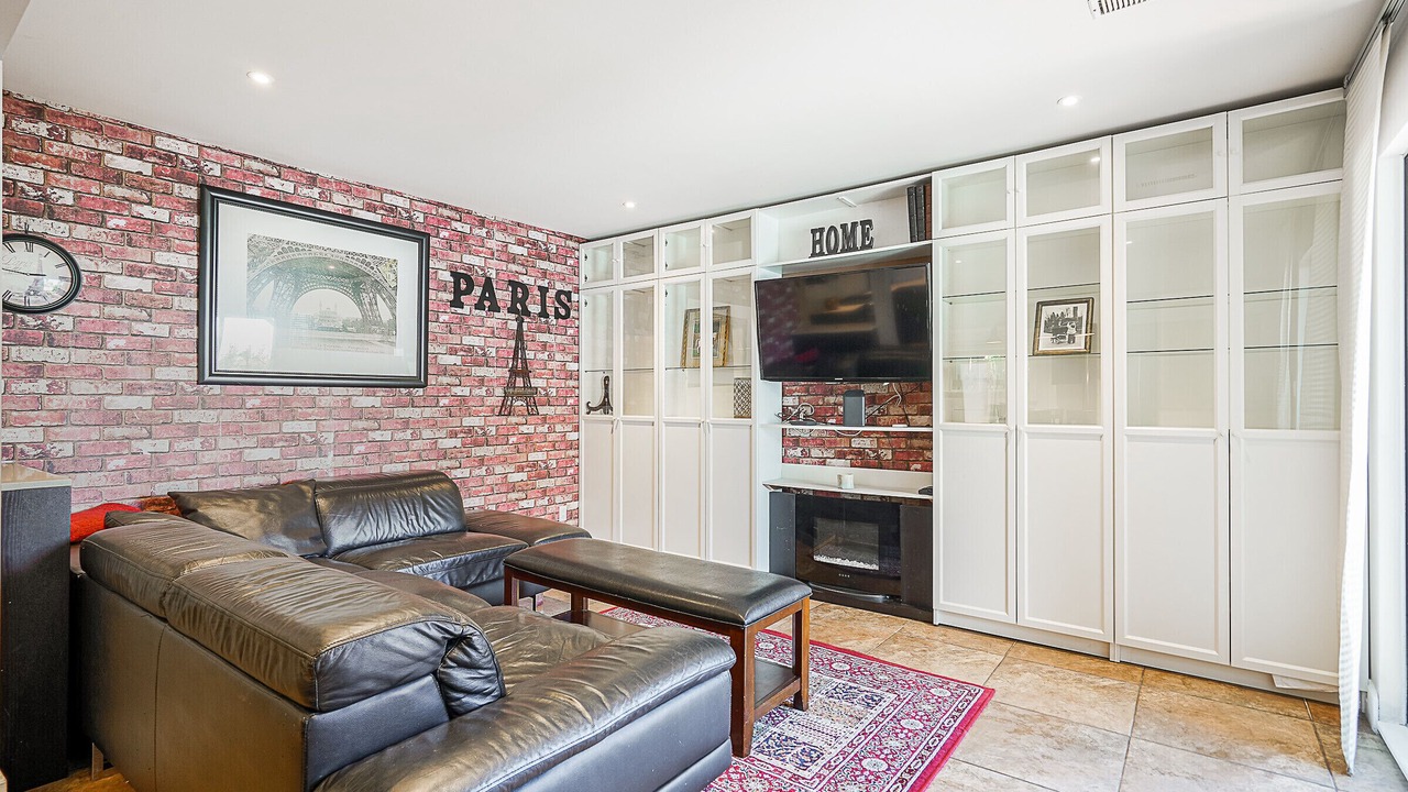 Photo of Livingroom in Upper Lonsdale