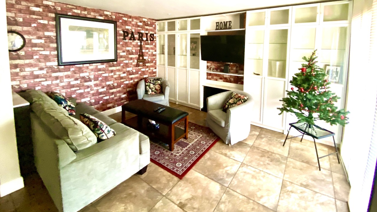 Photo of Livingroom in Upper Lonsdale