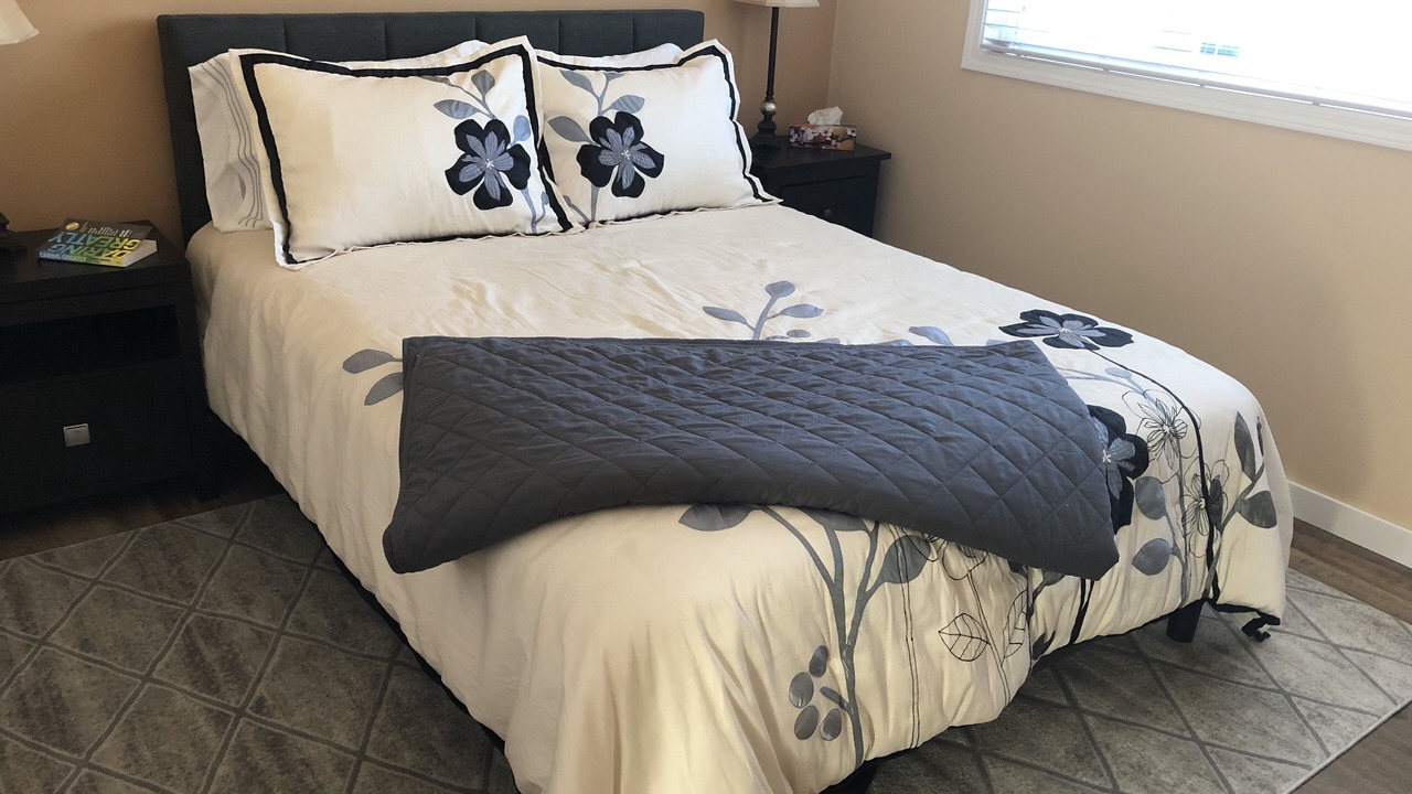 Photo of Bedroom in Okanagan-Similkameen