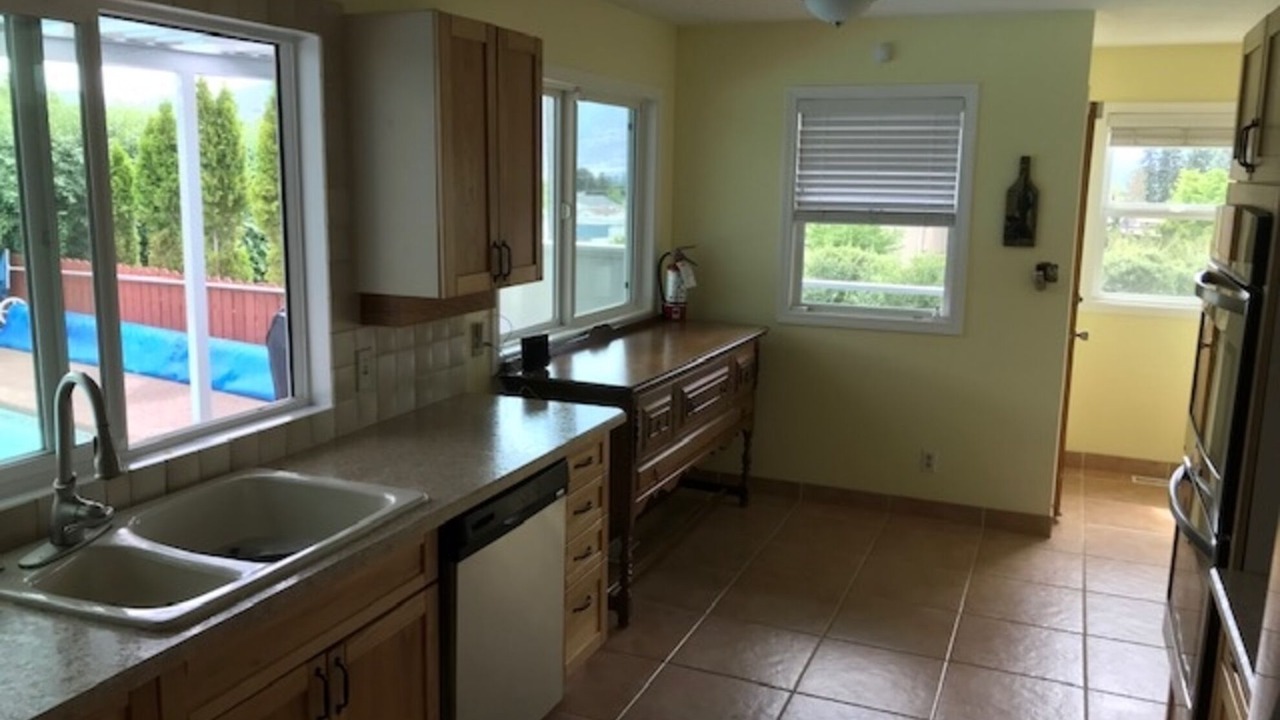 Photo of Kitchen in Okanagan-Similkameen