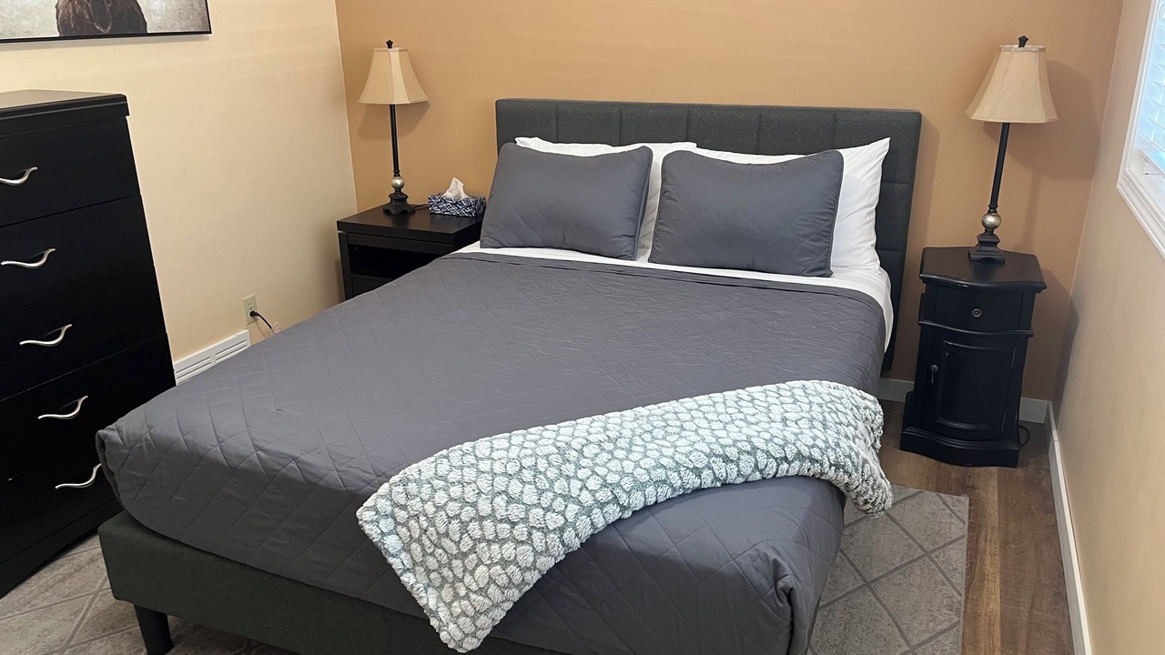 Photo of Bedroom in Okanagan-Similkameen
