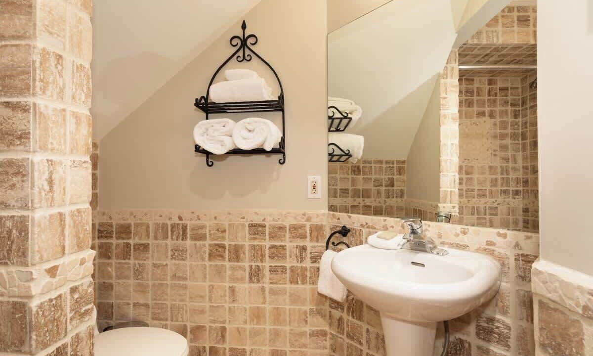 Photo of Bathroom in Upper Village
