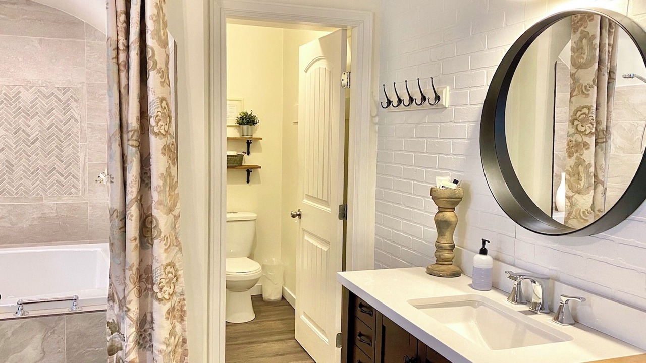 Photo of Bathroom in Harrison Hot Springs
