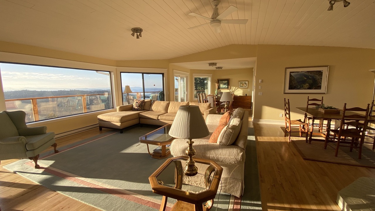 Photo of Bedroom in Salt Spring Island