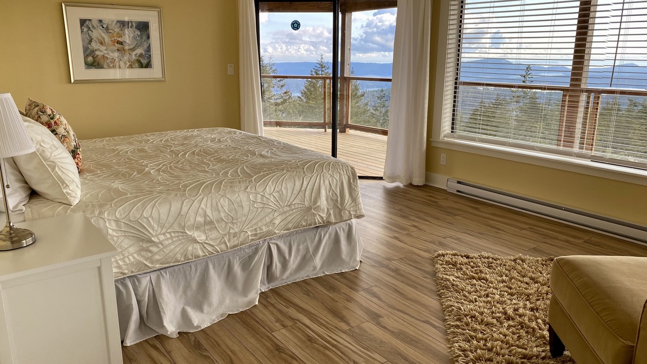 Photo of Bedroom in Salt Spring Island