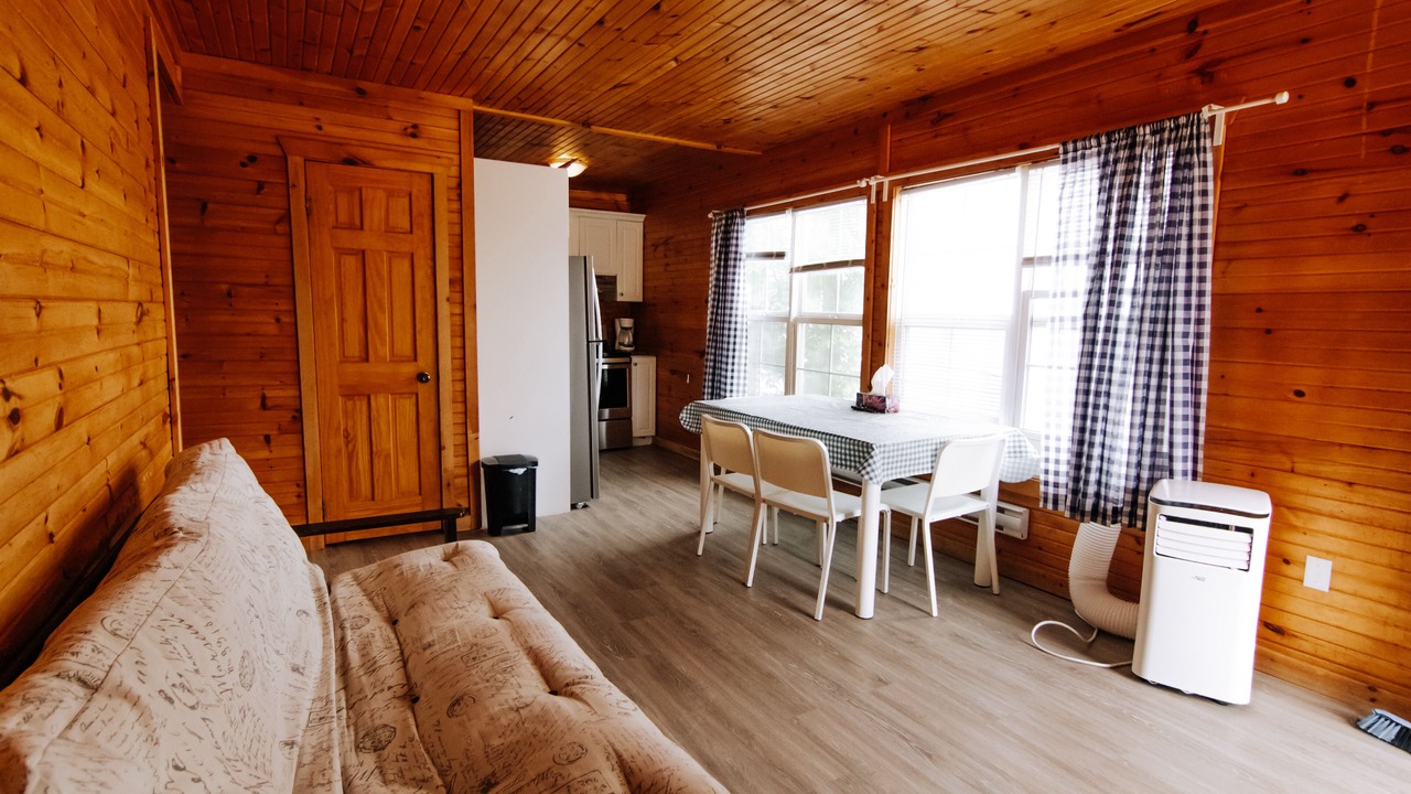 Photo of Livingroom in Wasaga Beach