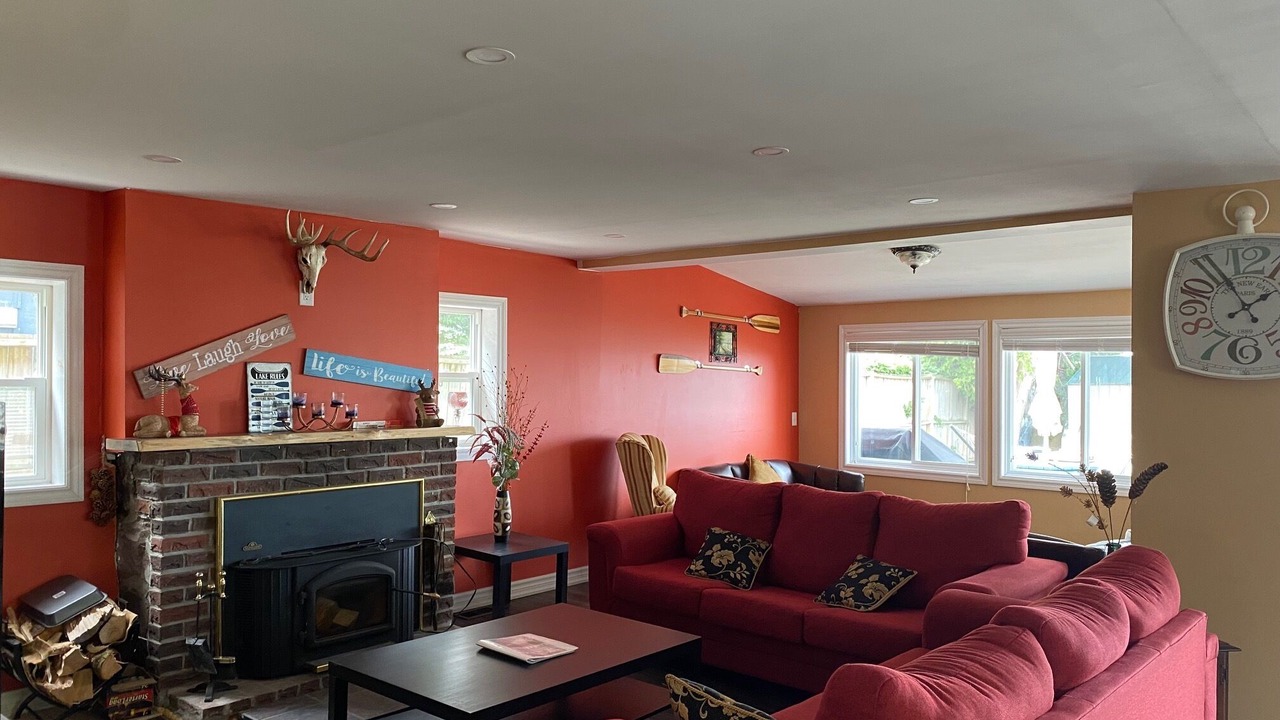 Photo of Livingroom in Big Bay Point