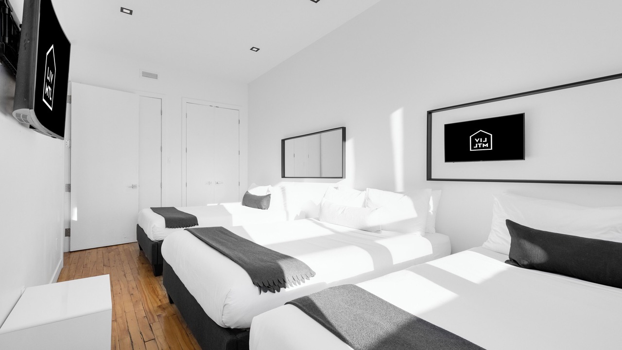 Photo of Bedroom in La Petite-Patrie
