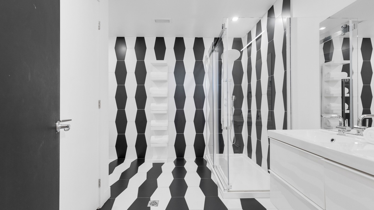 Photo of Bathroom in La Petite-Patrie