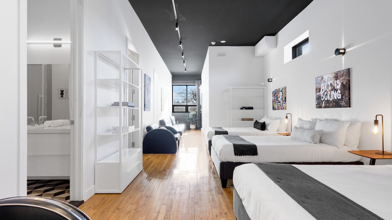 Photo of Livingroom in La Petite-Patrie