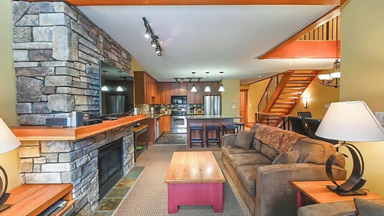 Photo of Livingroom in East Kootenay
