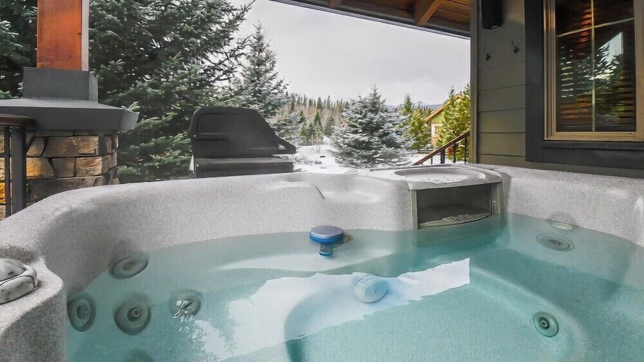Photo of Patio Balcony in East Kootenay