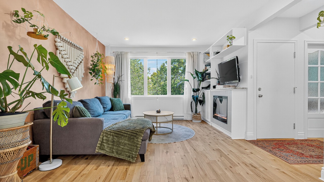 Photo of Livingroom in Montreal