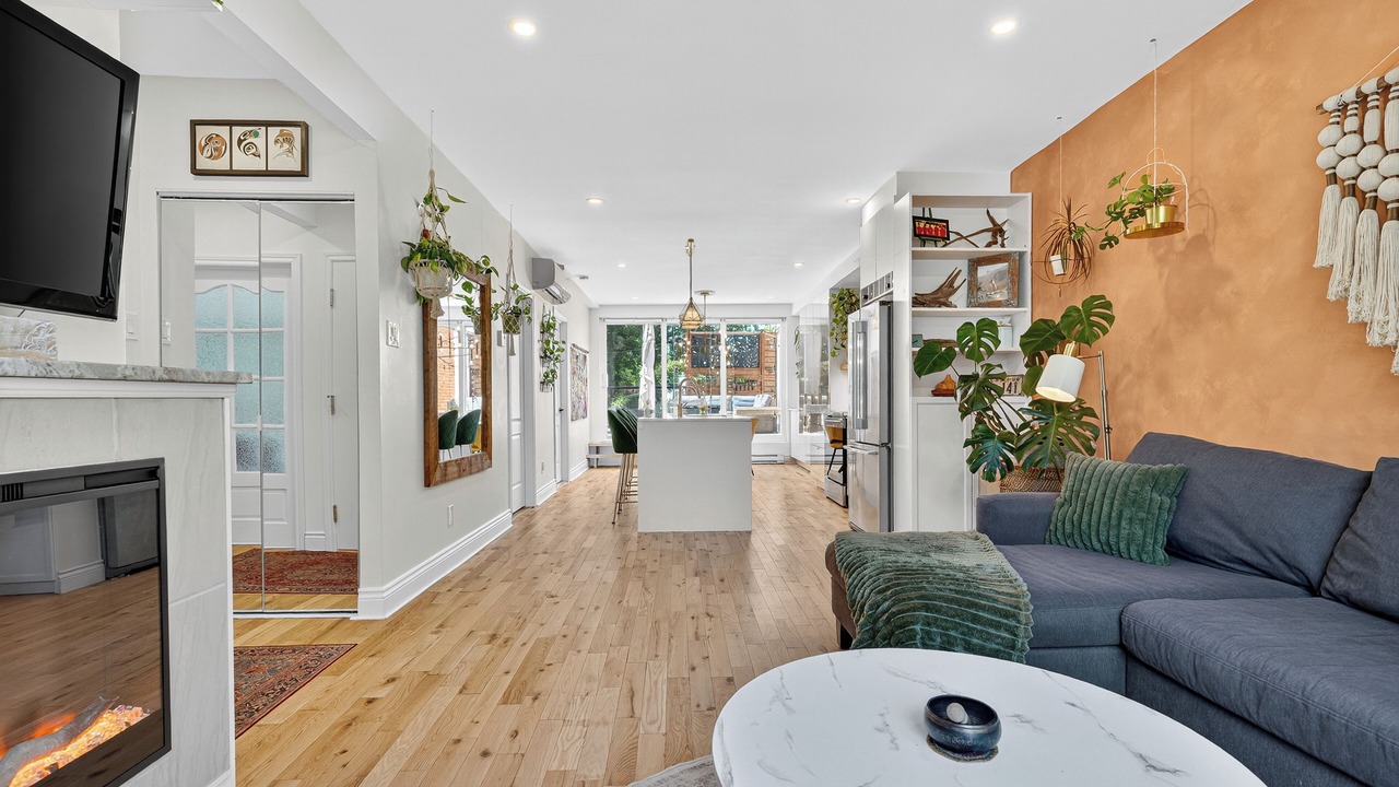Photo of Livingroom in Montreal