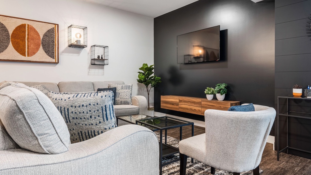Photo of Livingroom in Eastern Hillsides