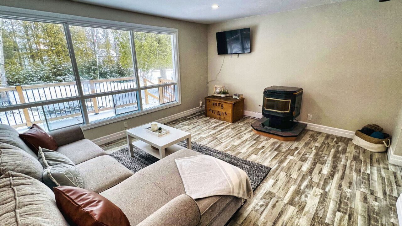 Photo of Livingroom in South Bruce Peninsula