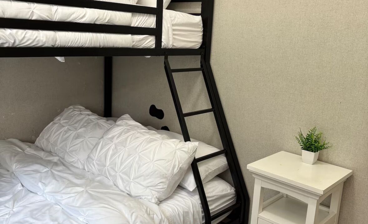 Photo of Bedroom in Roberts Creek