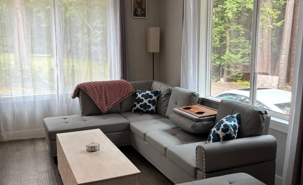 Photo of Livingroom in Roberts Creek