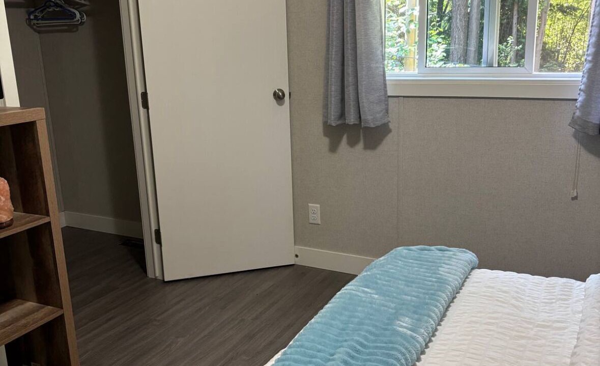 Photo of Bedroom in Roberts Creek