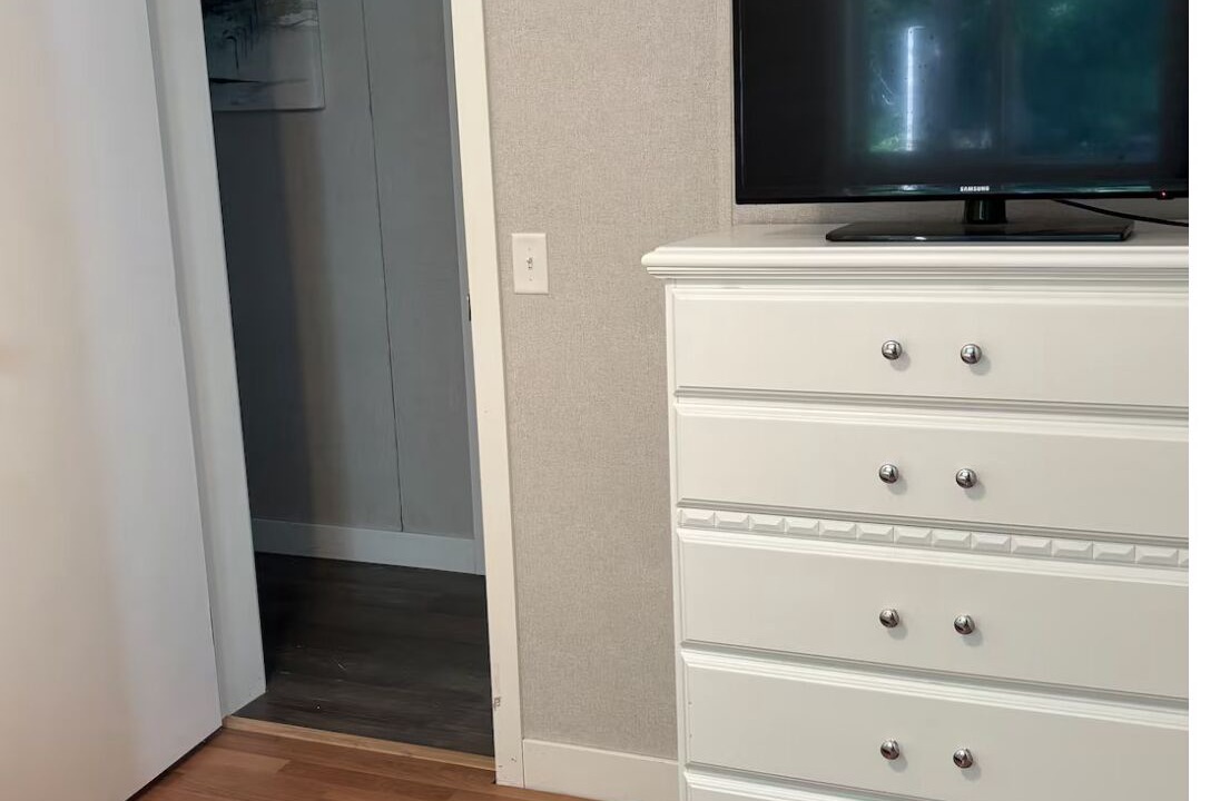 Photo of Bedroom in Roberts Creek