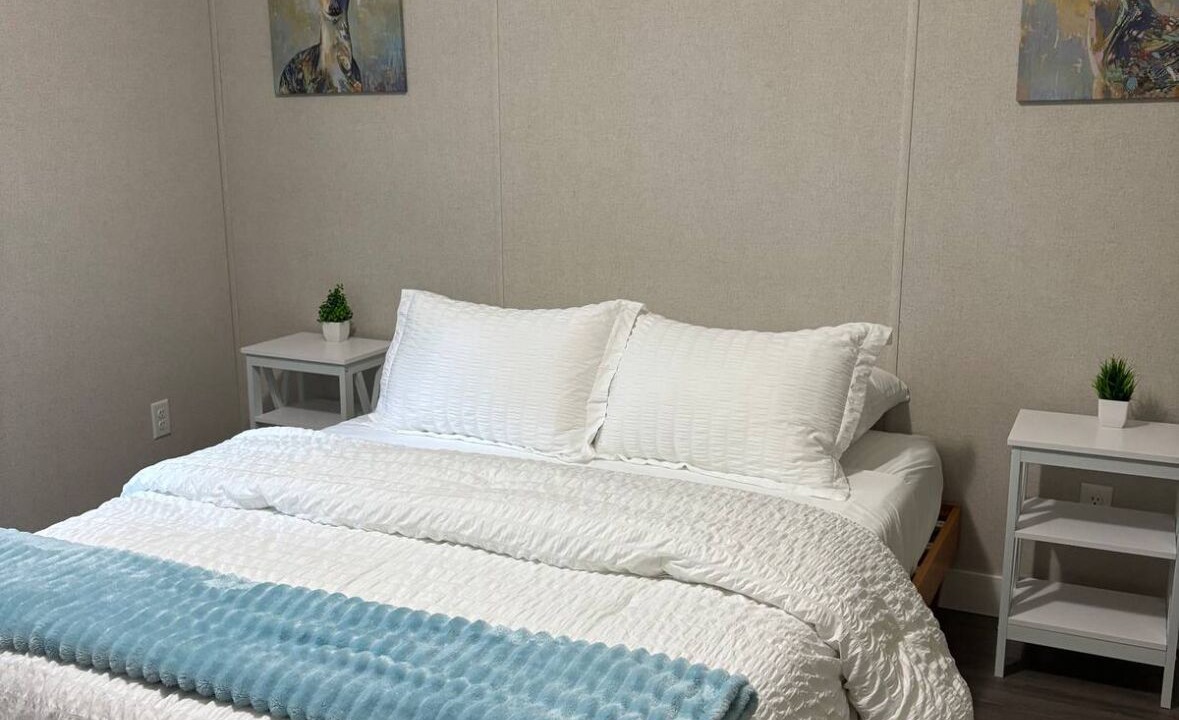 Photo of Bedroom in Roberts Creek