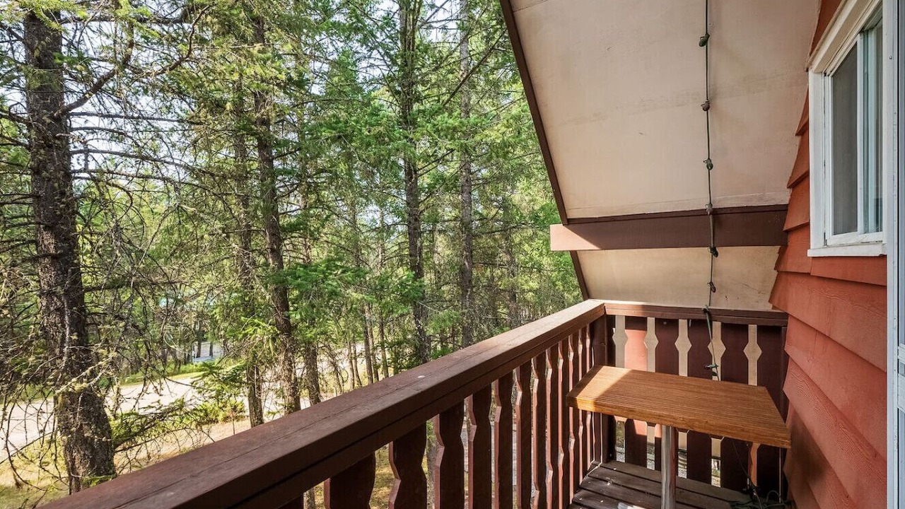 Photo of Patio Balcony in East Kootenay