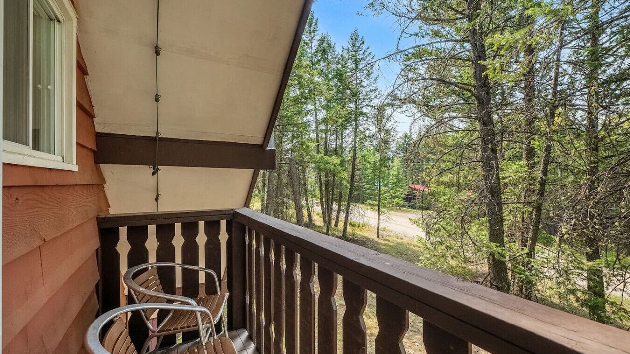 Photo of Patio Balcony in East Kootenay