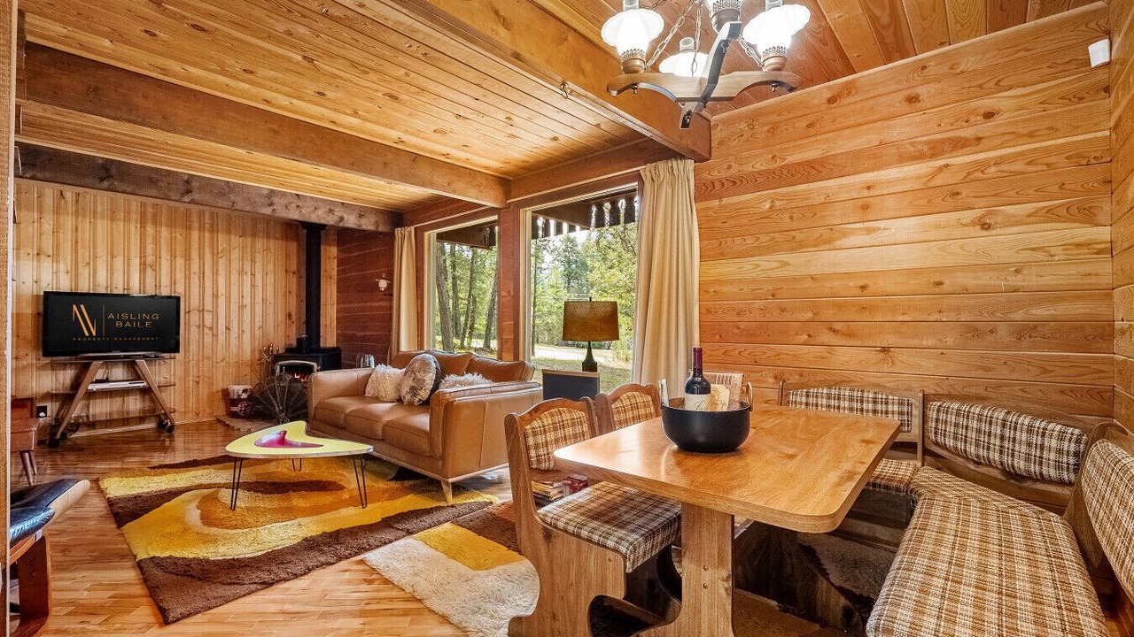Photo of Livingroom in East Kootenay