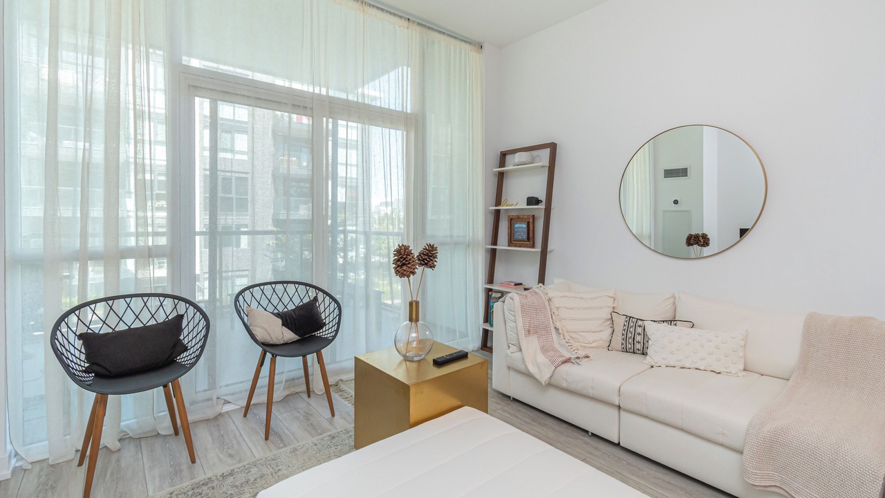 Photo of Livingroom in Big Bay Point