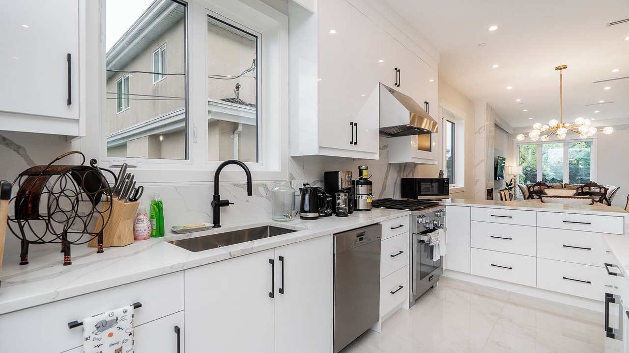 Photo of Kitchen in Arbutus Ridge