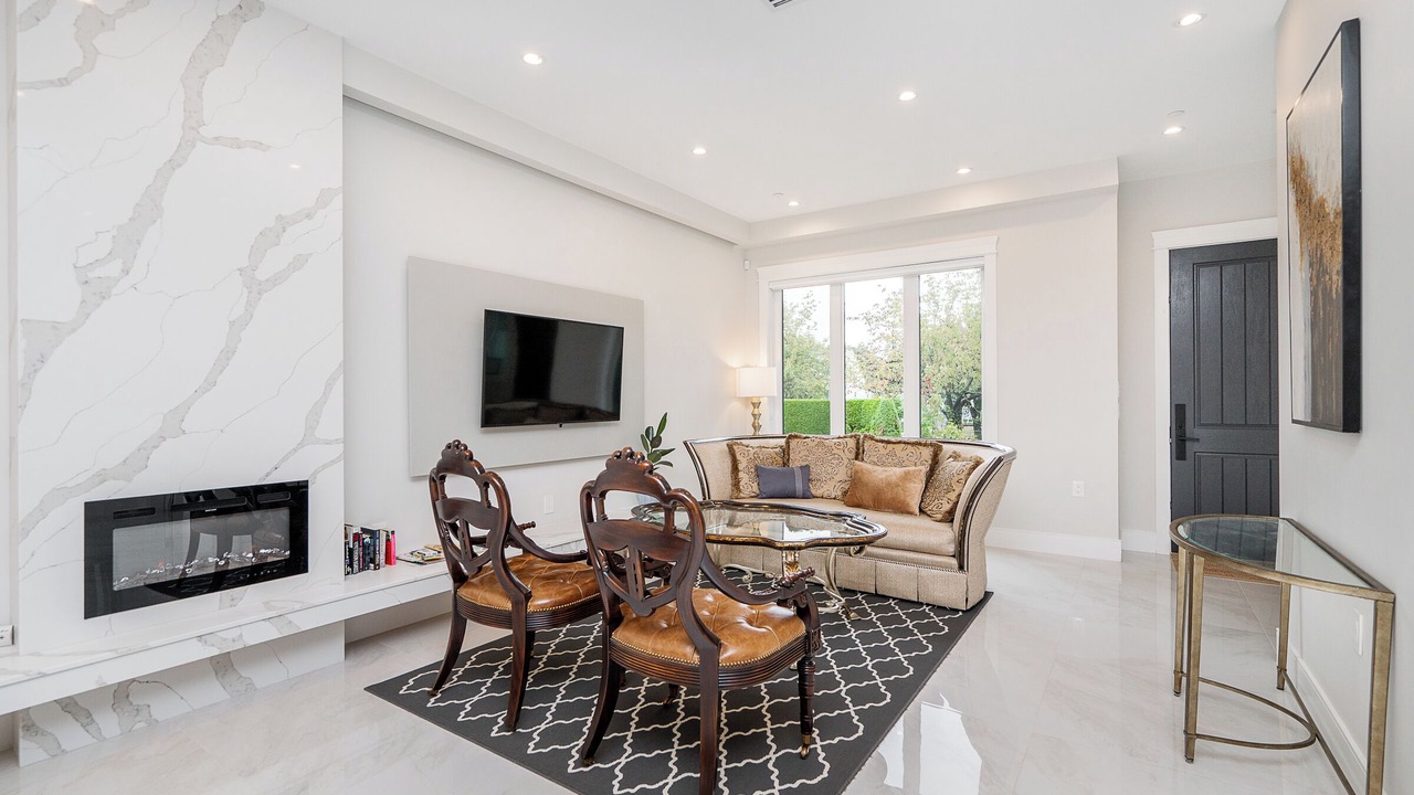 Photo of Livingroom in Arbutus Ridge