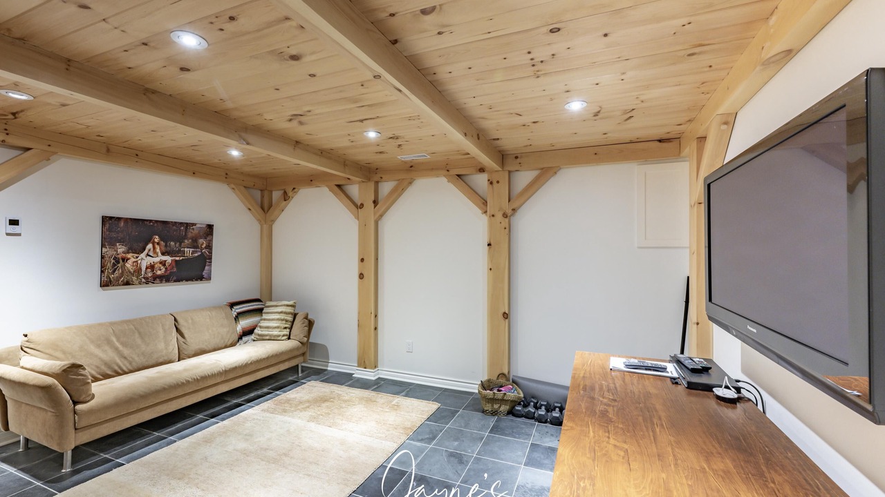 Photo of Bedroom in Gravenhurst