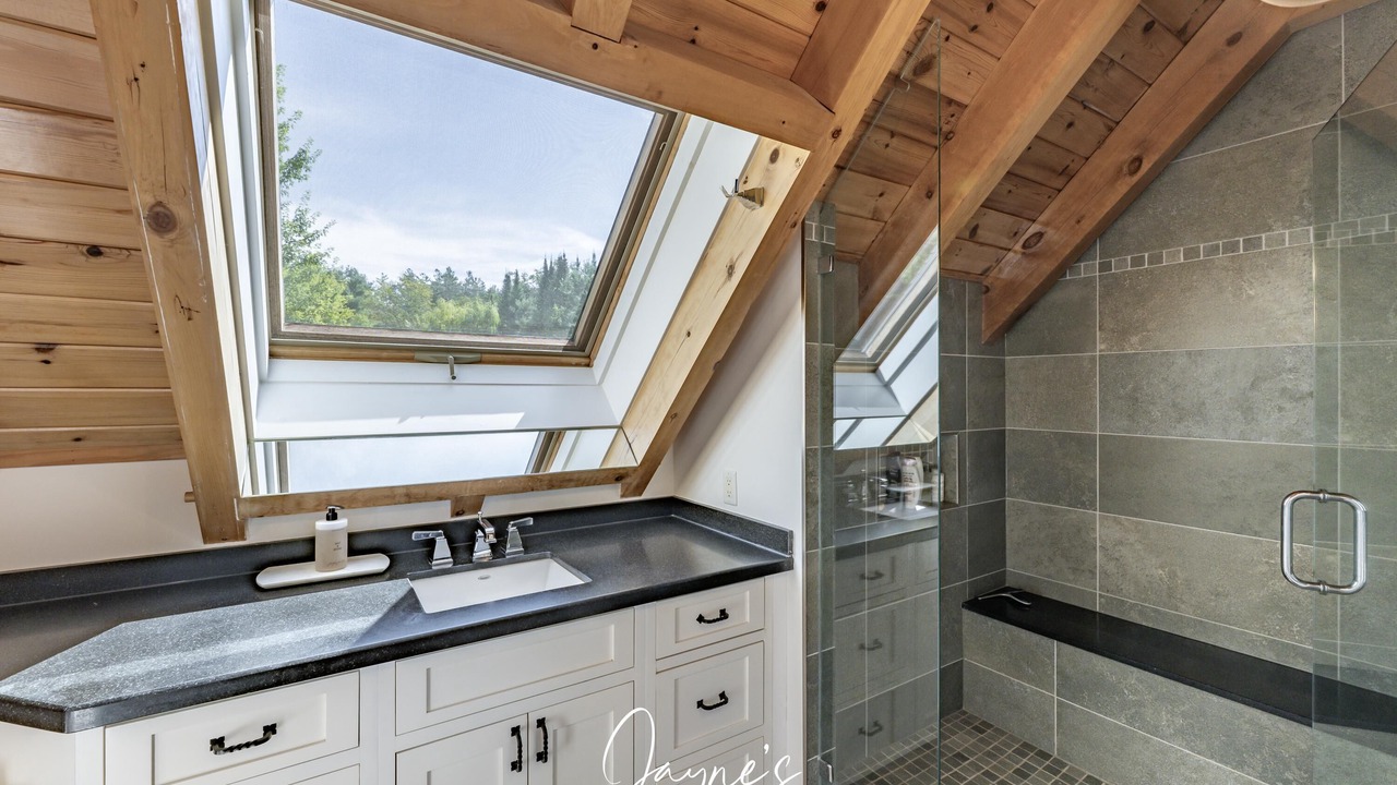 Photo of Bathroom in Gravenhurst