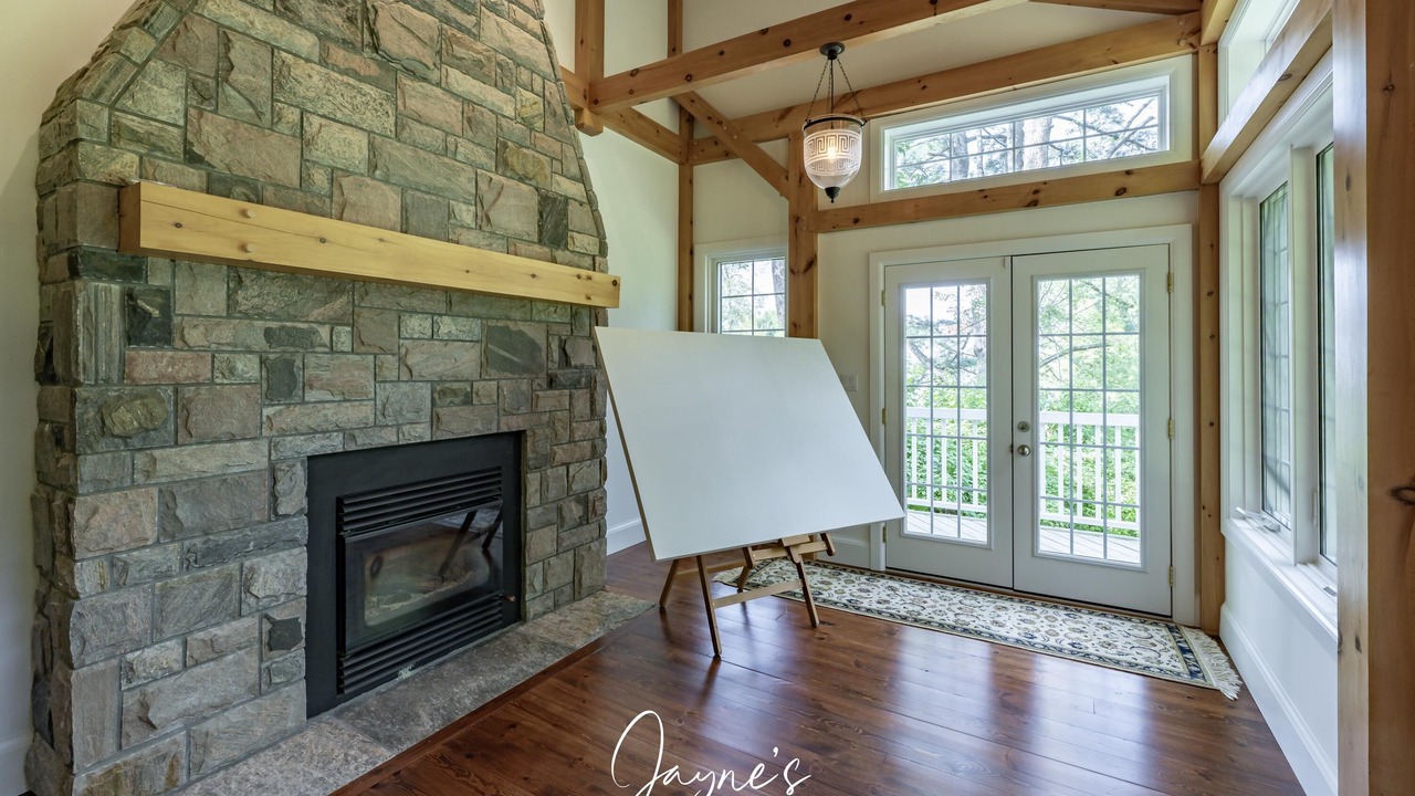 Photo of Livingroom in Gravenhurst