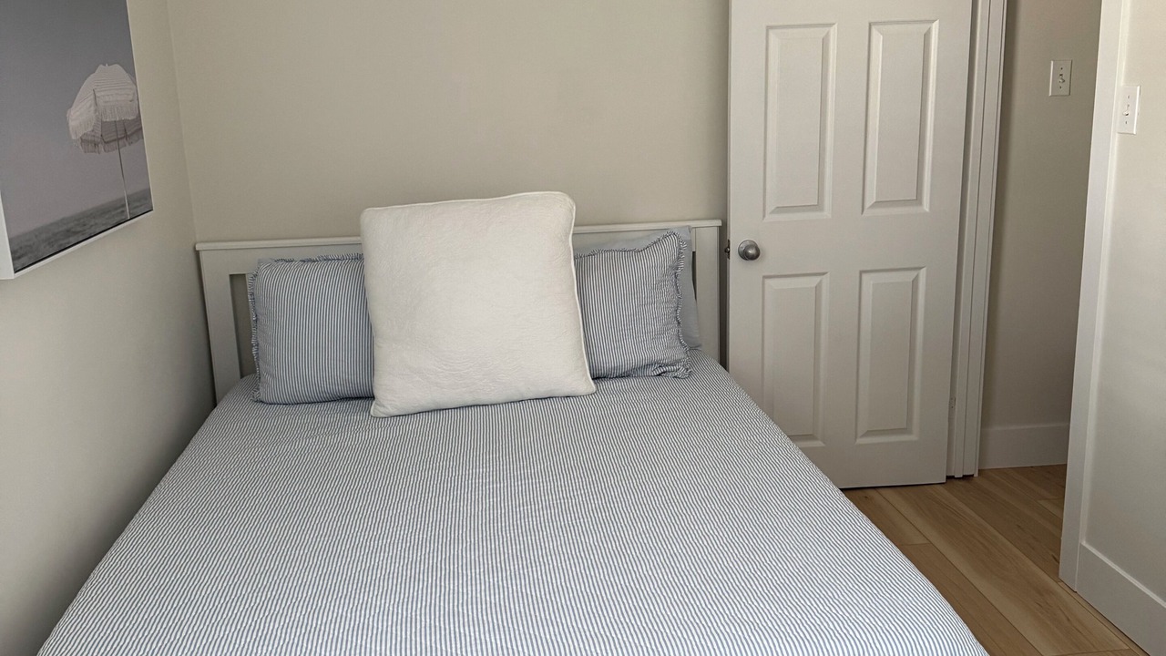 Photo of Bedroom in Pointe-du-Chene