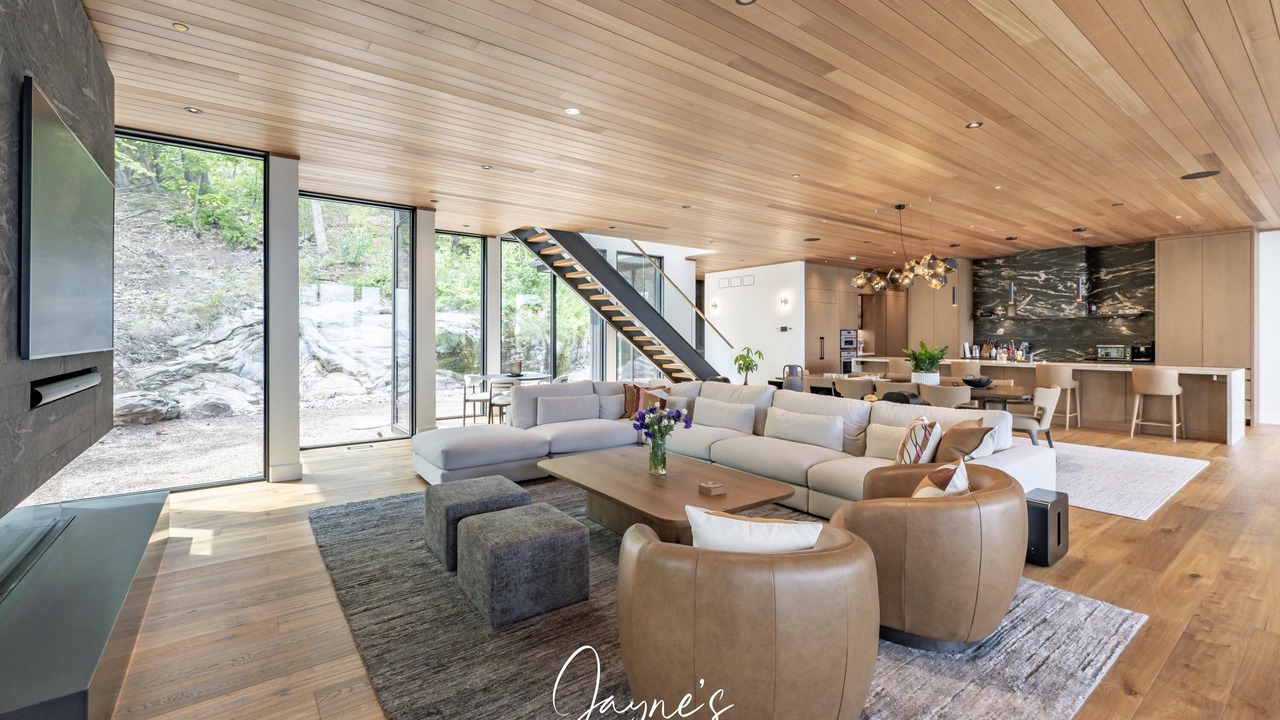 Photo of Bedroom in Muskoka Lakes
