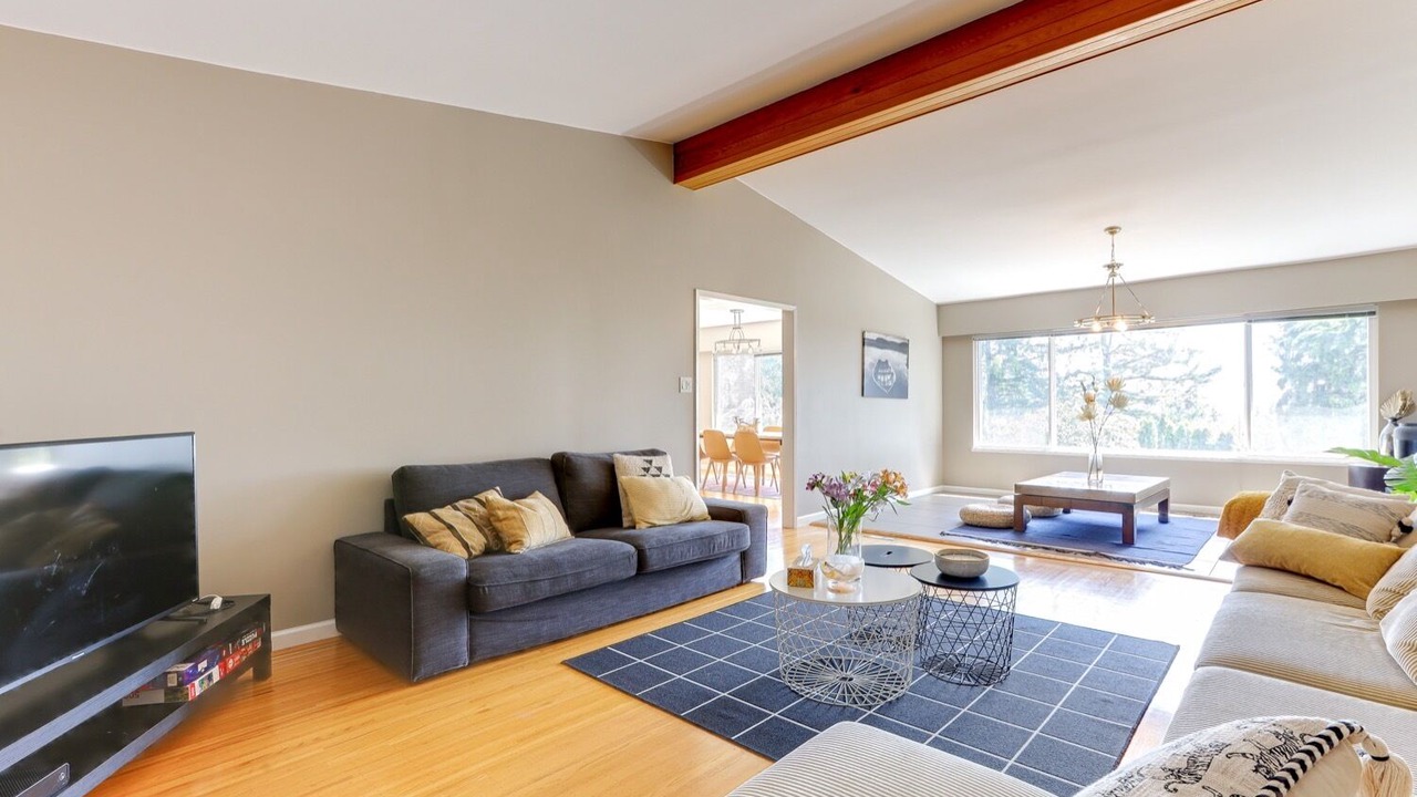Photo of Livingroom in West Vancouver