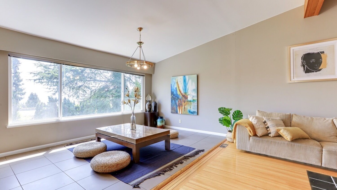 Photo of Livingroom in West Vancouver