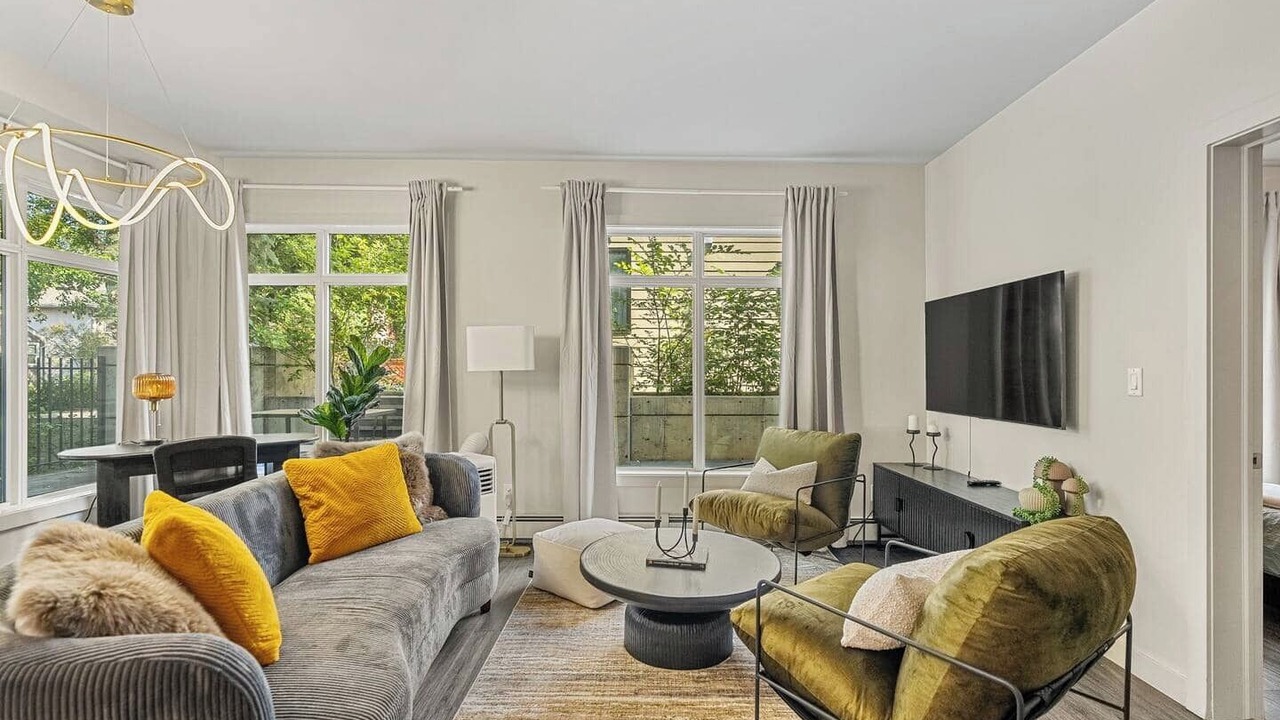 Photo of Livingroom in Whyte ave