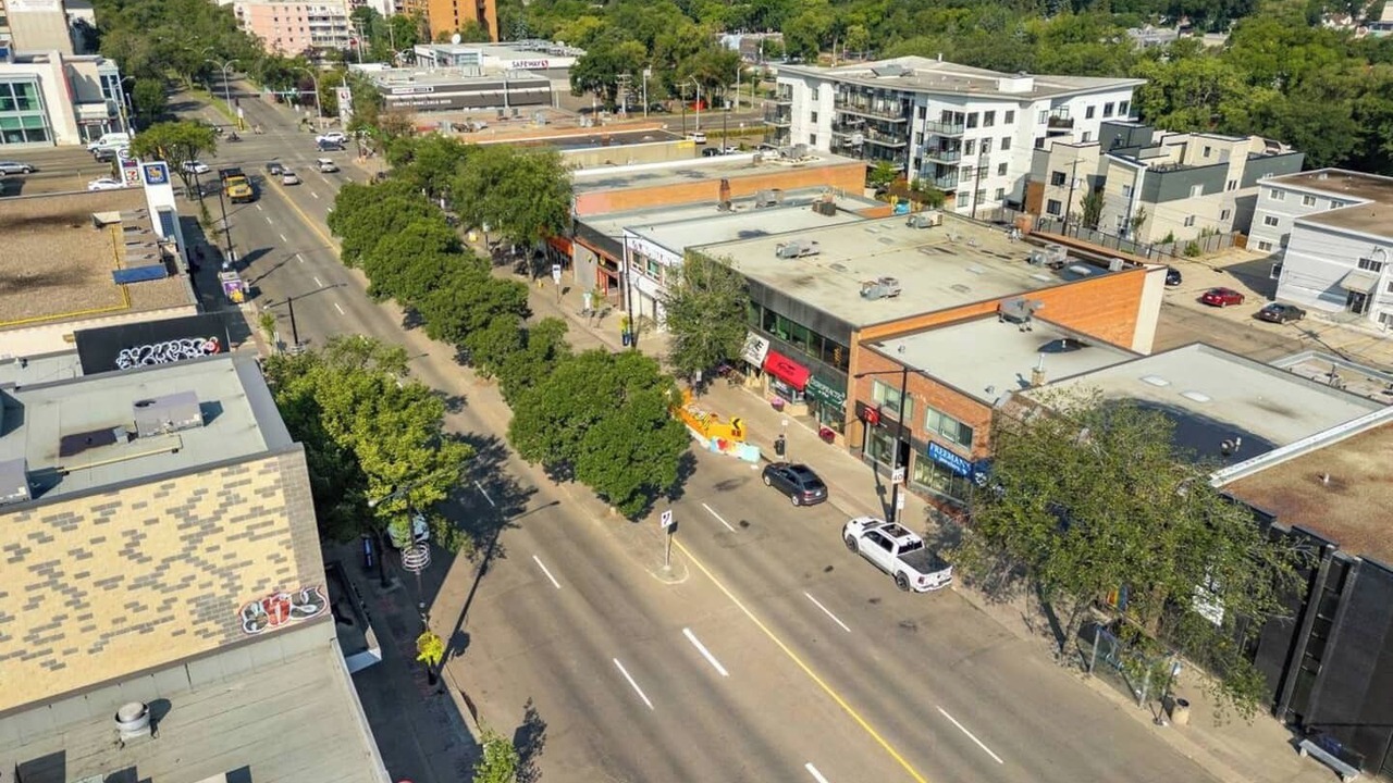 Photo of Outdoor in Whyte ave