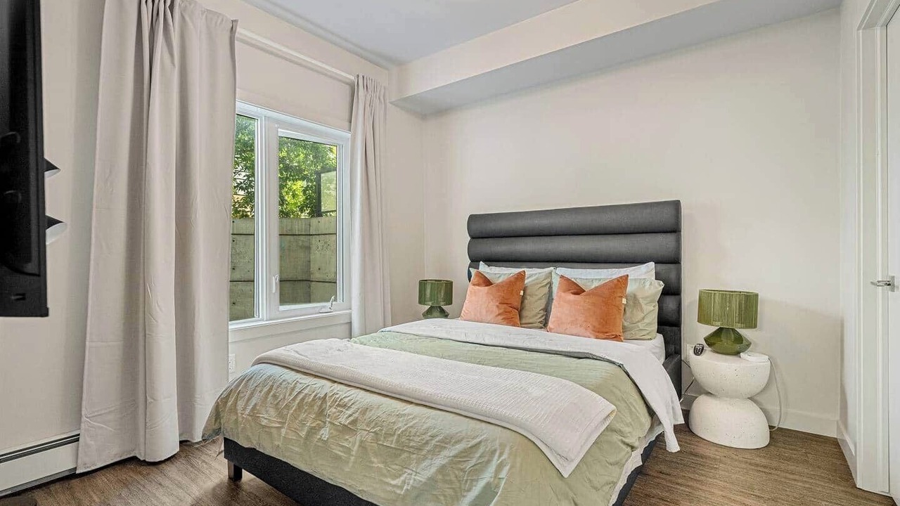 Photo of Bedroom in Whyte ave