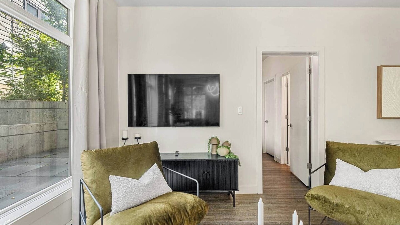 Photo of Livingroom in Whyte ave