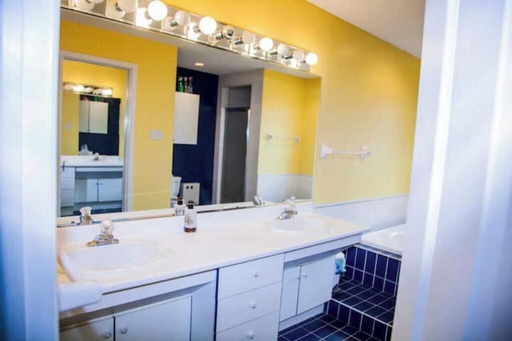 Photo of Bathroom in Aylmer