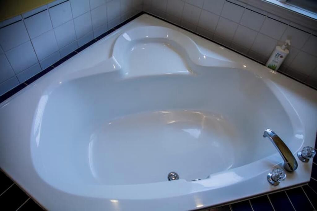 Photo of Bathroom in Aylmer