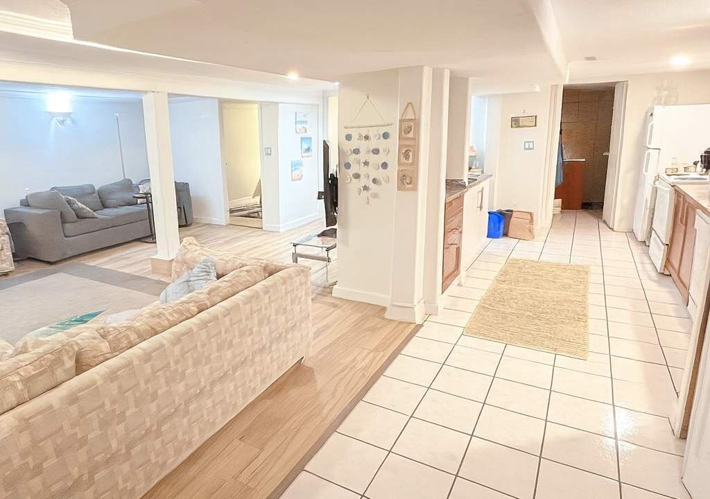 Photo of Livingroom in Saanich East