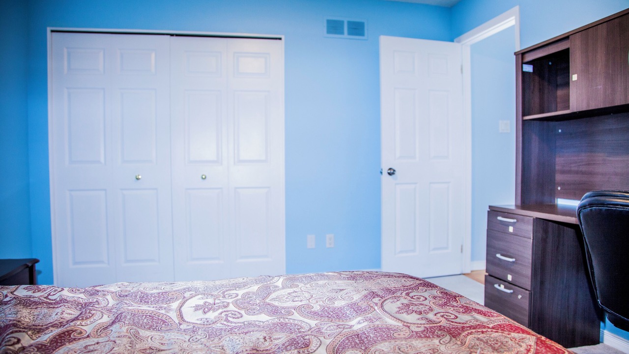 Photo of Bedroom in Aylmer
