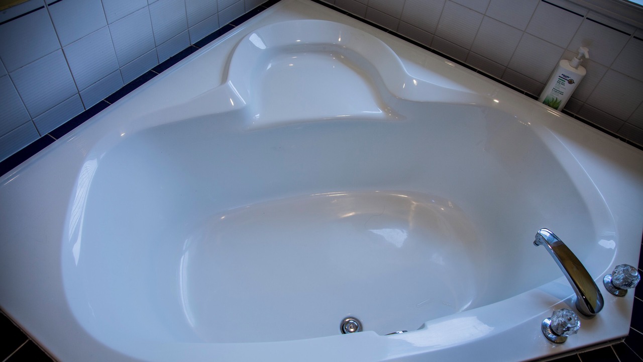Photo of Bathroom in Aylmer