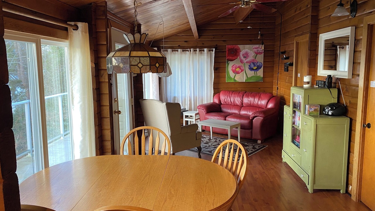 Photo of Livingroom in Keats Island