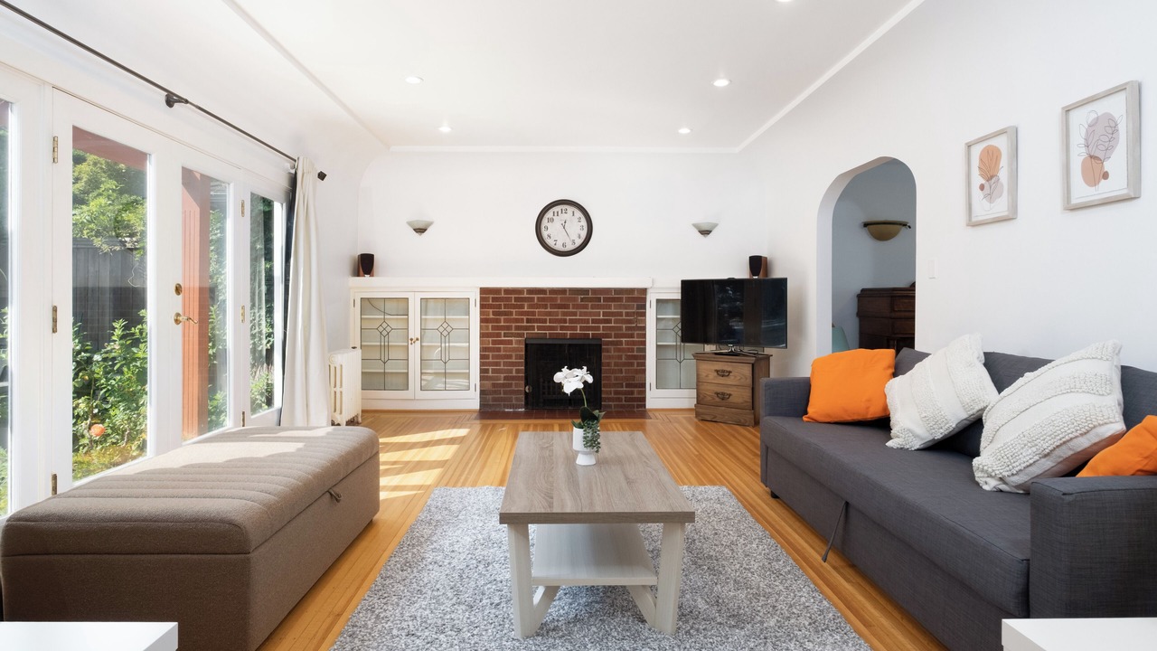 Photo of Livingroom in West Point Grey