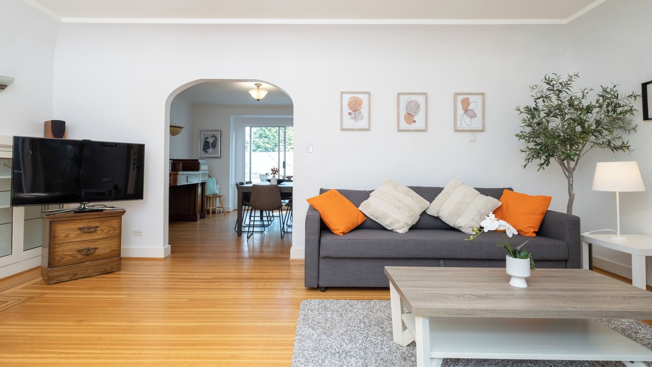 Photo of Livingroom in West Point Grey